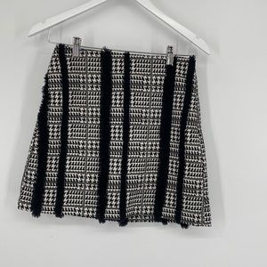H & M Womens Abstract Printed Vertical Fringe Mini Skirt Black White Size 4 NWT